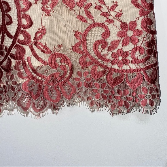 Max Studio Lace Overlay Tank - Picture 3 of 9